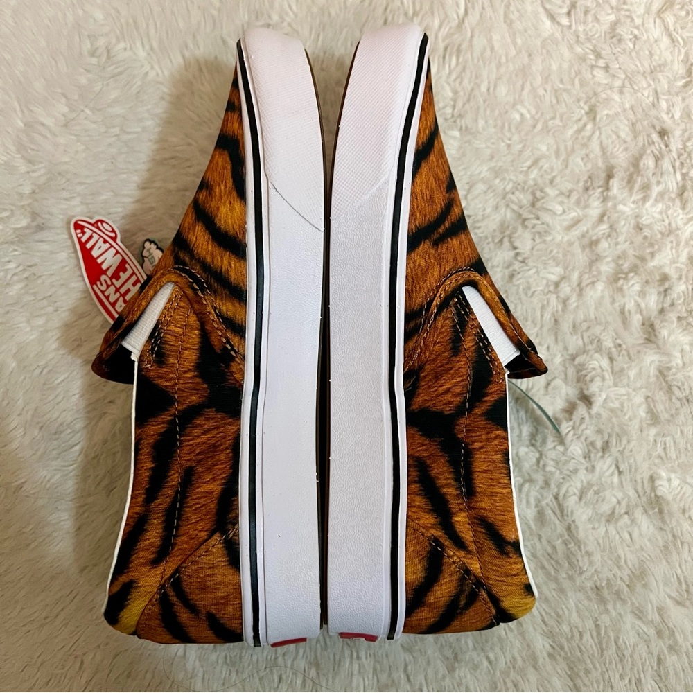 SOLD*** Vans Tiger Comfycush Slip-on - Picture 2 of 9